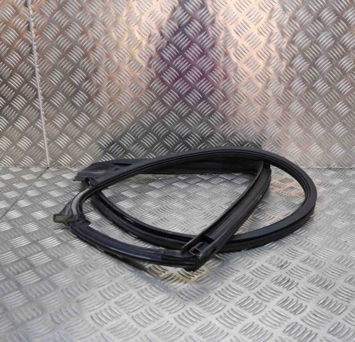 Garnitura ușă dreapta spate TESLA MODEL S 2014 OEM: TMSP-U03