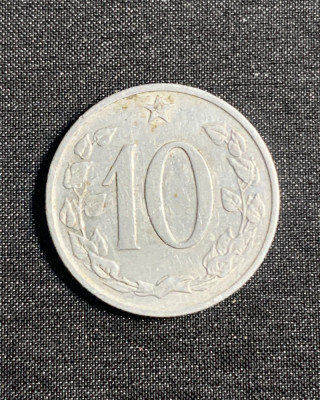 Moneda Cehoslovacia 10 haleri 1963 foto