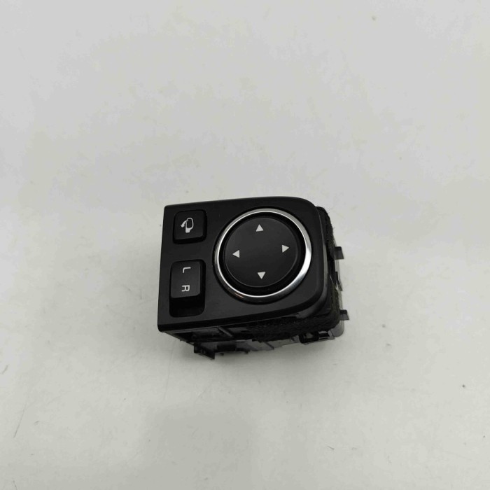 Comutator de reglare oglinda KIA CEE\&#039;D Hatchback CD 2023 OEM: 93530-J7000 | 31976247