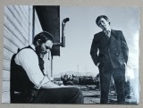 MIRCEA ALBULESCU si ION CARAMITRU IN FILMUL &#039; PRINTRE COLINELE VERZI &#039; , FOTOGRAFIE DE PRESA , 1970