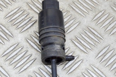 Motor rezervor lichid de parbriz BMW 3 F30, F80 2012 OEM: 132640-11,7302589,3437380 15417810 foto