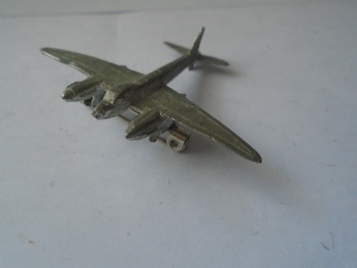 bnk ins Insigna avion - metalica