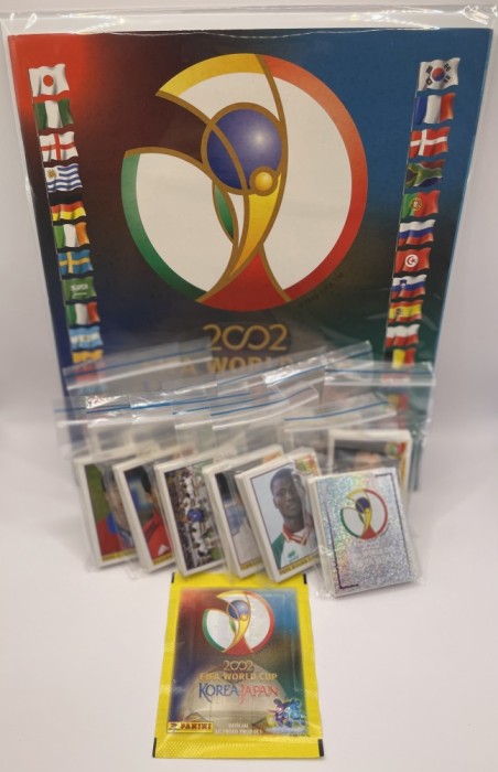 Panini World Cup 2002 &ndash; Set Complet + Album Gol + 1 Pachet &ndash; 576 Abțibilduri Stare Excelentă