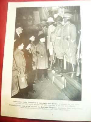 Fotografie ww2 tiparita -Expozitie Propaganda la Berlin -Uniforme capturate ,dim foto