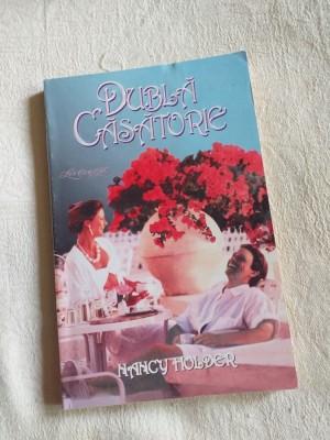 NANCY HOLDER: DUBLA CASATORIE foto
