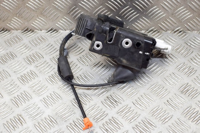 &Icirc;ncuietoare ușă st&acirc;nga spate CITRO&Euml;N C6 TD_ 2007 OEM: 9686677780 14205455