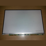 Toshiba Matsushita LTD121EWEK 12.1&amp;quot; WXGA 1280x800 (Matte) LED (are 2 pete care se vad dintr-o parte)