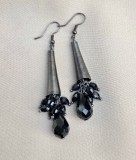CERCEI LUNGI DIN METAL, DECORAȚI CU STICLA NEAGRA FATETATA