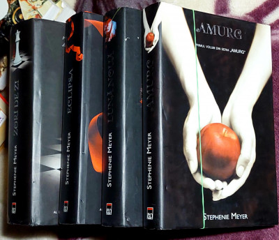 Amurg - Stephenie Meyer 4 volume, complet foto