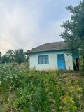 Teren intravilan 855 mp &ndash; Centru Perieni, cu utilități și 2 cai de acces