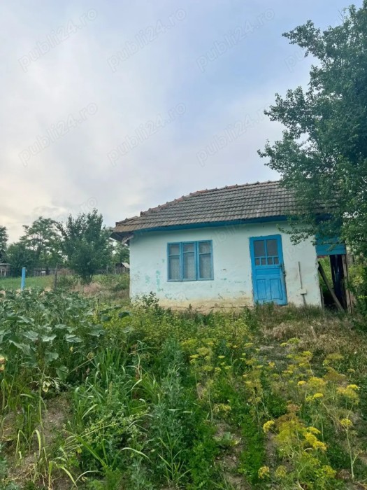Teren intravilan 855 mp &ndash; Centru Perieni, cu utilități și 2 cai de acces