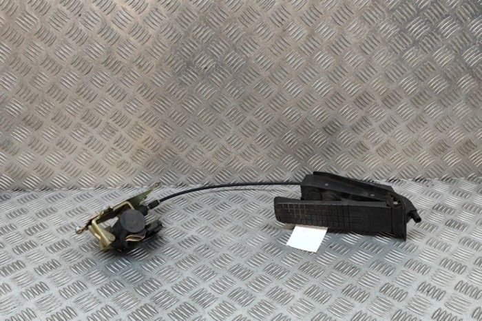 Pedala de accelerație PORSCHE 911 Cabrio 996 2005 OEM: 99642302002,996.423.020.02,99660611500,996.606.115.00,0280752010 | 28034302