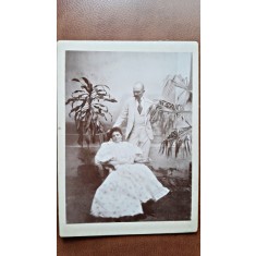Fotografie pe carton, femeie si barbat, perioada interbelica