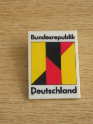 QW9 N4 80 - insigna - Deuutschland Bundesrepublik - DDR foto