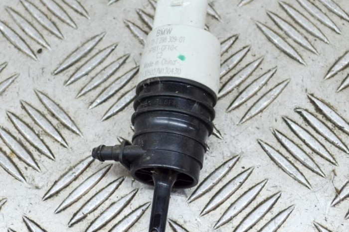 Motor rezervor lichid de parbriz BMW 3 F30, F80 2013 OEM: 7298309 14464292