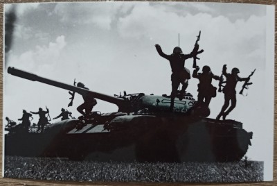 Soldati romani cu tanc// fotografie de propaganda foto