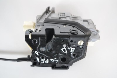 &amp;Icirc;ncuietoare ușă dreapta spate SKODA SUPERB II 3T4 2008 OEM: 3C4839016A 1648404 foto