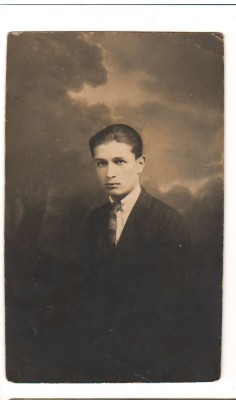 FOTO15080 - BARBAT TANAR, BUST foto