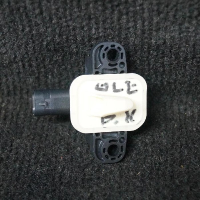 Senzor de impact st&acirc;nga față MERCEDES-BENZ GLE W166 2015 OEM: A1668210351 2006512
