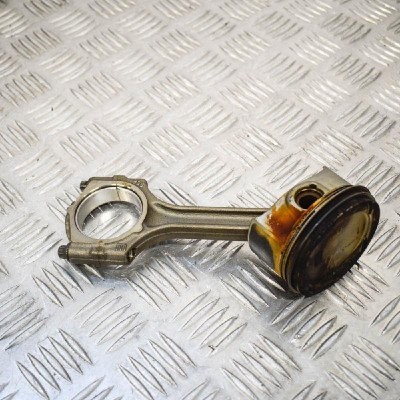 Piston OPEL ZAFIRA TOURER C P12 2016 OEM: 5557104755565420G16MX3 3438391 foto