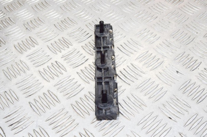 Suport prag lateral dreapta spate TESLA MODEL S 2014 OEM: 1003691-00-A 11611718