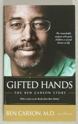 GIFTED HANDS , THH BEN CARSON STORY by BEN CARSON and CECIL MURPHY , 2011 foto