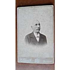 Fotografie pe carton, barbat cu mustata, inceput de secol XX