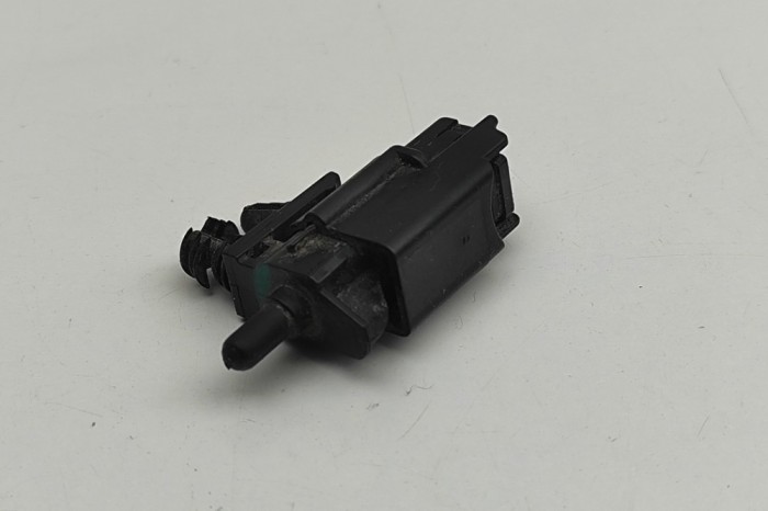 Senzor de temperatură exterioară FORD KUGA III DFK 2024 OEM: AU5T12A647AC,AU5T-12A647-AC | 31026333