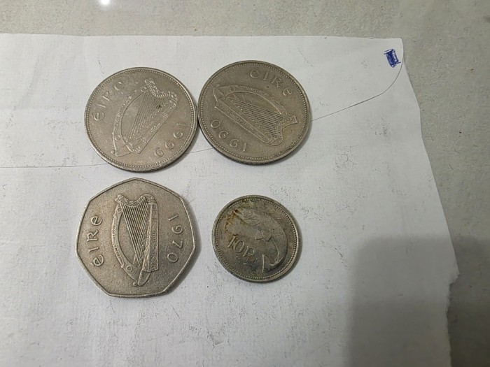 MONEDE IRLANDA 4 BUC