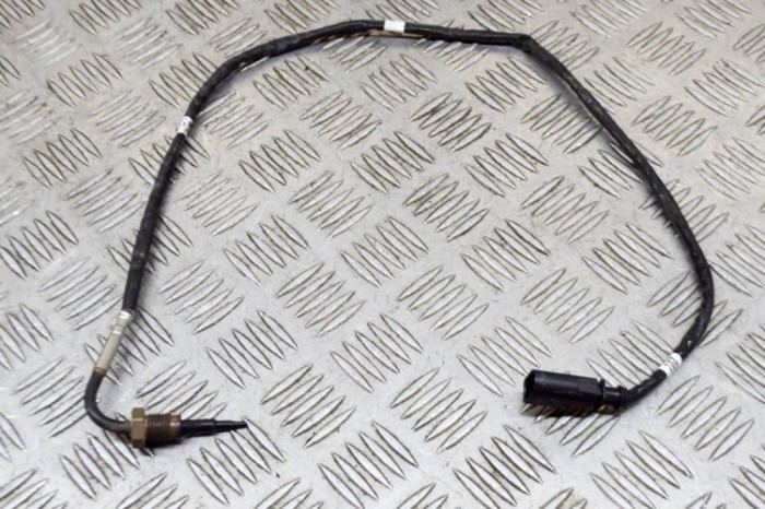 Senzor de temperatură AUDI A3 Limousine 8VS, 8VM 2017 OEM: 04L906088BD | 13741406