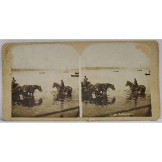 GERMANIA , TRASURA CU DOI CAI SI CALARET PE CAL IN APA UNUI RAU , FOTOGRAFIE STEREOSCOPICA , INCEPUTUL SEC. XX