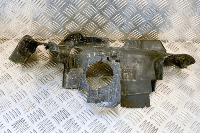 Alt scut motor MERCEDES-BENZ C W205 2017 OEM: A2135244000 | 10888681