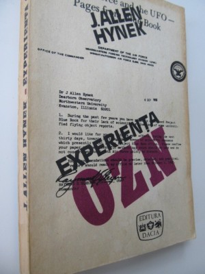 Experienta OZN - J. Allen Hynek foto
