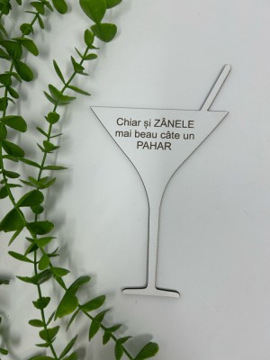 Props in forma de pahar de cocktail din MDF foto