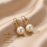 Cercei Perla Magnifica cu perle albe mari de 1,5 cm, placati cu aur 18K, lungime 3 cm Brazilia