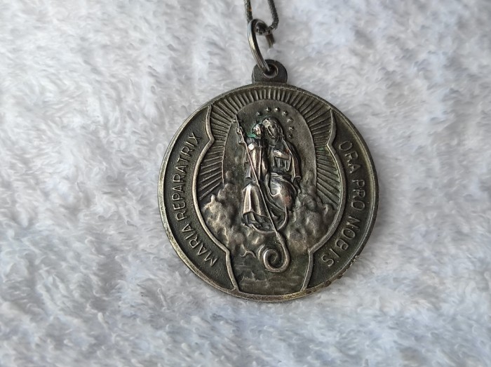 argint MEDALION MASIV Sfanta MARIA REPARATRIX unic EXCEPTIONALA pe Lant argint