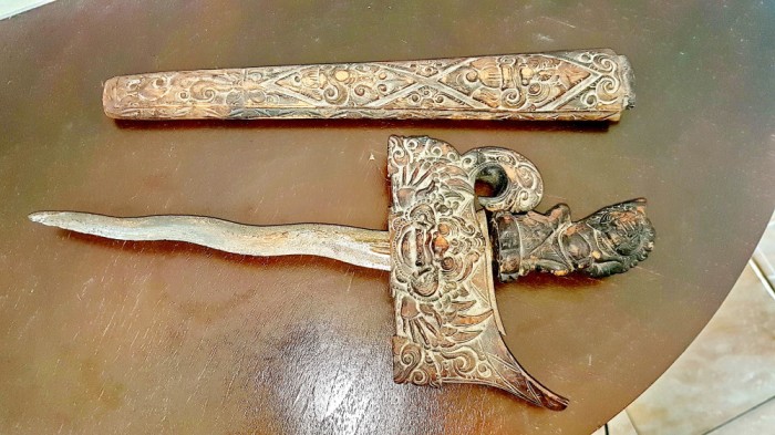 F636-C-Sabie CRIS-Sef trib Indonezia sculptura deosebita lemn masiv.