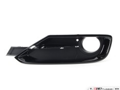 Grila bara fata Bmw Seria 3 (F30/31/F80), 01.2012-12.2019, Model Sport Line ; partea Stanga interior, cu locas pentru proiectoare 51117300737, 20D127