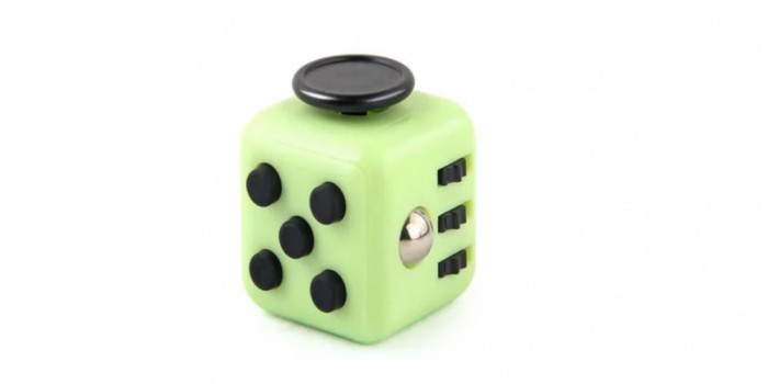 Cub antistres, fidget, verde cu butoane negre, 3x3x3 cm