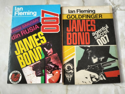 2 carti James Bond foto