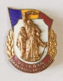 INSIGNA VETERAN DIN RAZBOIUL ANTIFASCIST VETERANILOR ARMATA MApN MFA ( CITITI DESCRIEREA )