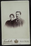 Fotografie pe carton, realizata cu ocazial logodnei doctorului Nicolae Apoteker cu Maria, nascuta Greceanu, sfarsit de secol XIX