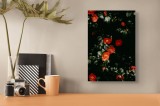 Tablou Canvas, "Flori de camelia &icirc;n &icirc;ntuneric vibrant", Flori, Roșii, Frunze, &Icirc;ntuneric, Contrast, Frumusețe, Natură, Mister, Simfonie, Eleganță, 26 x