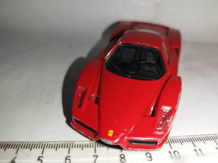 bnk jc Hot Wheels Enzo Ferrari 1/43