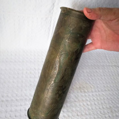 Vaza de tip trench art, vaza din alama WW1, vaza gravata