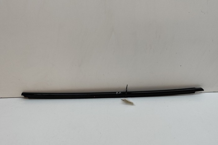 Chedar geam ușă dreapta față PORSCHE Taycan 2022 OEM: 9J1837476B | 31801649