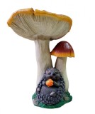 Cumpara ieftin Statueta decorativa, Arici sub Ciuperca, Multicolor, 29 cm, DVF0305P