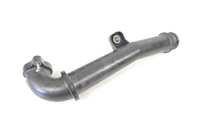 Furtun intercooler AUDI Q2 GA 2019 OEM: 04L145770S