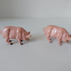 ** Lot 2 porci / purcei figurine plastic 5x3cm