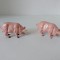 ** Lot 2 porci / purcei figurine plastic 5x3cm